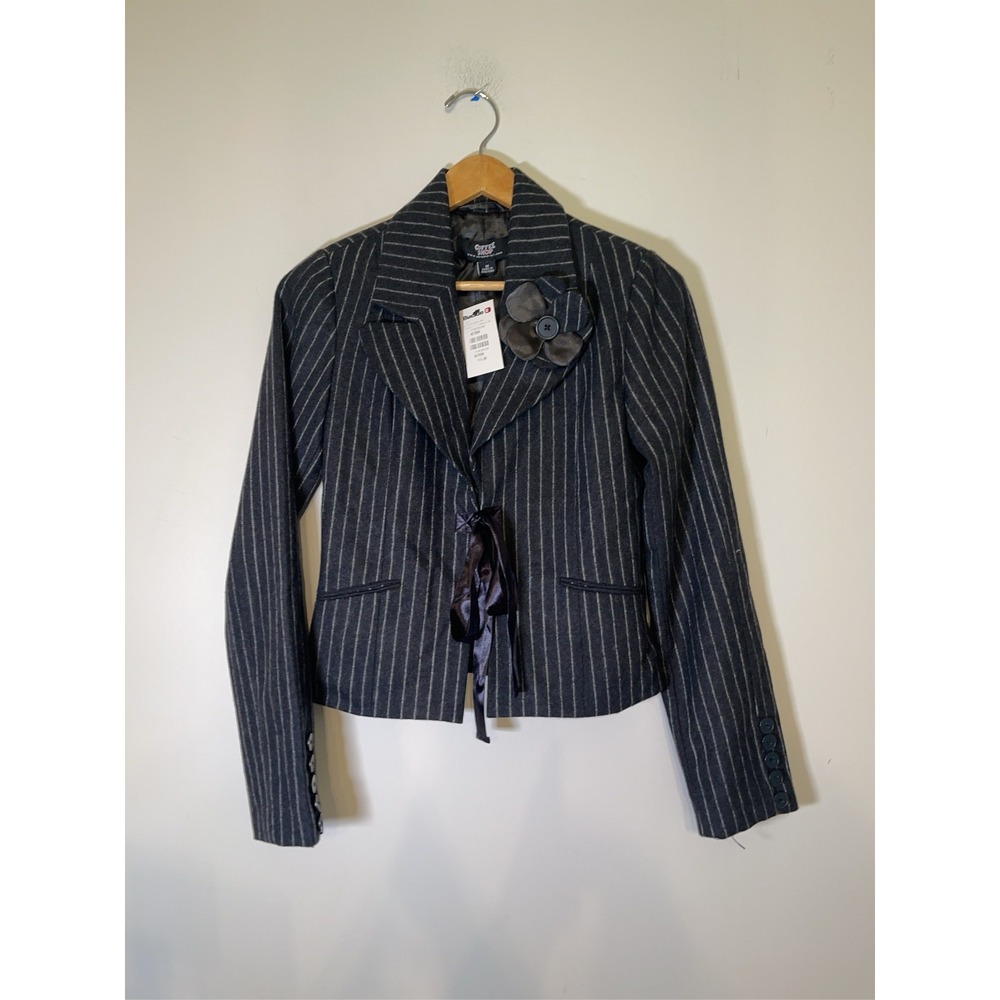 Buckle Coffee Shop New York Blazer Womens Size Medium Pinstripe Floral Ribbon